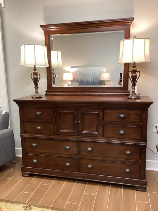 Dresser