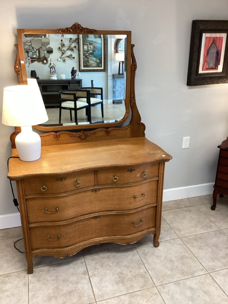 Dresser